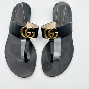Gucci Marmont Black Leather Thong Sandals Gold GG Logo Flat Size 37.5 Luxury